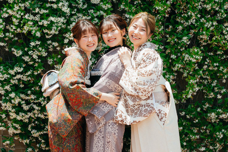 A Wide Variety of Kimono Styles and Patterns