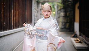 Luxurious Furisode Outdoor Photoshoot Plan