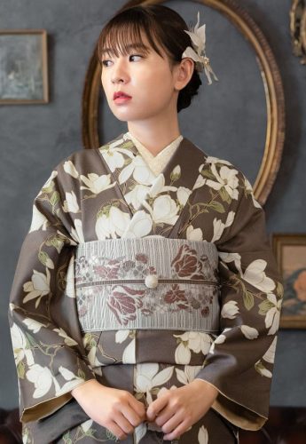 Women’s Original-Design Kimono for Your Kyoto Trip