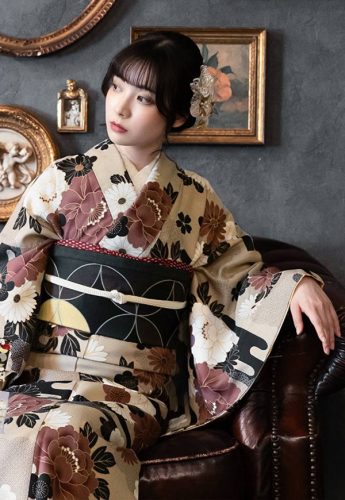 Women’s Original-Design Kimono for Your Kyoto Trip