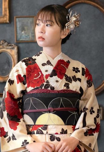 Women’s Original-Design Kimono for Your Kyoto Trip